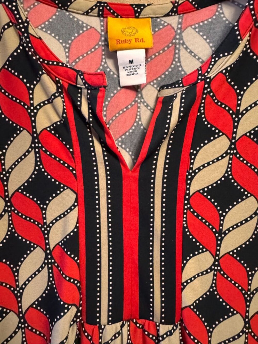 Ruby Rd. Geometric Print 3/4 Sleeve Tunic Top - M - Picture 4 of 11